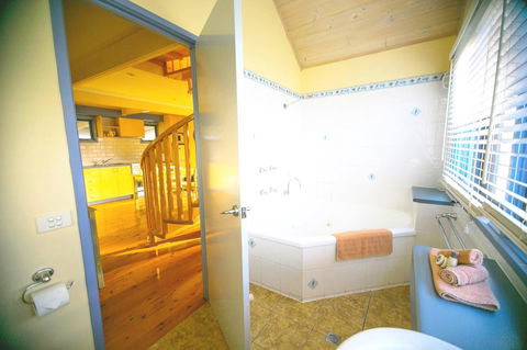 Rayville Boat Houses - Sunshine Coast Tourism 29