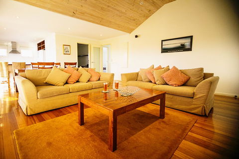 Rayville Boat Houses - Sunshine Coast Tourism 9