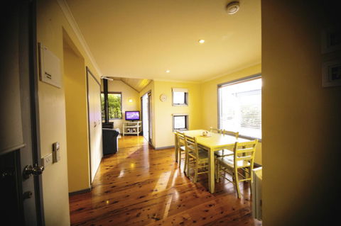 Rayville Boat Houses - Sunshine Coast Tourism 26