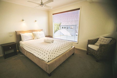 Rayville Boat Houses - Sunshine Coast Tourism 10