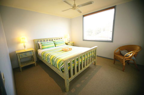 Rayville Boat Houses - Sunshine Coast Tourism 21