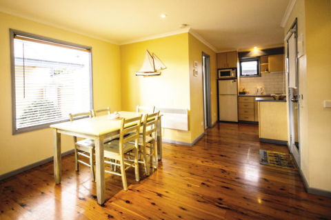 Rayville Boat Houses - Sunshine Coast Tourism 25