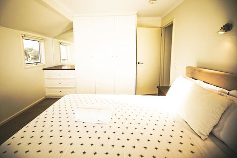 Rayville Boat Houses - Sunshine Coast Tourism 14