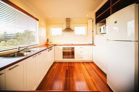 Rayville Boat Houses - Sunshine Coast Tourism 5