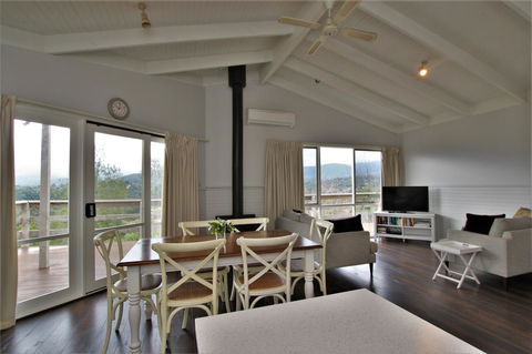 Hamptons In Healesville - Sunshine Coast Tourism 5