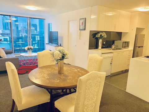 Luxury Apartments With View - Sunshine Coast Tourism 6