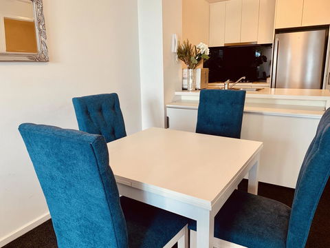 Luxury Apartments With View - Sunshine Coast Tourism 12