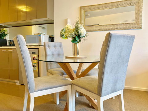 Luxury Apartments With View - Sunshine Coast Tourism 4