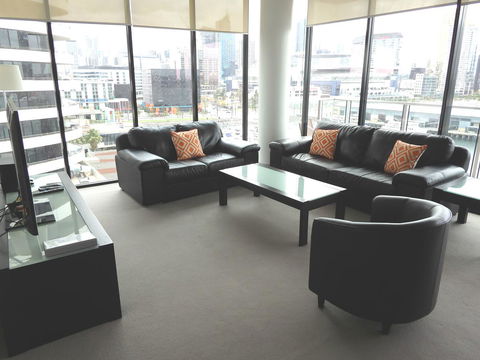AKOM AT Docklands - Holiday Sunshine Coast 43