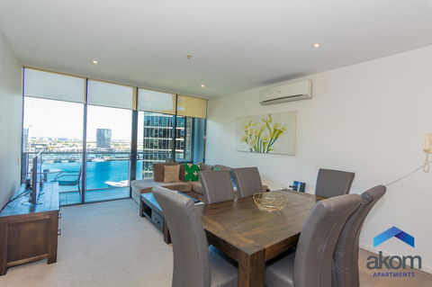 AKOM AT Docklands - Holiday Sunshine Coast 5