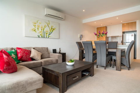 AKOM AT Docklands - Holiday Sunshine Coast 39