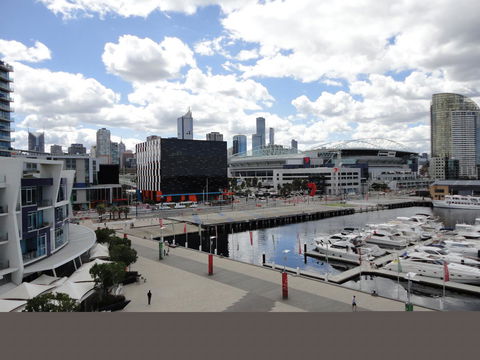 AKOM AT Docklands - Holiday Sunshine Coast 42