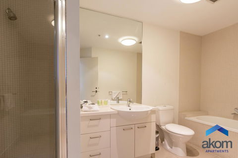 AKOM AT Docklands - Holiday Sunshine Coast 4