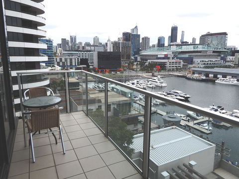 AKOM AT Docklands - Holiday Sunshine Coast 38