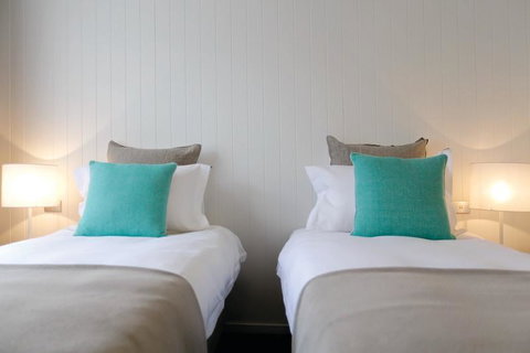 Lakes Edge Apartments - Holiday Sunshine Coast 5