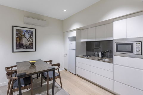 Wyndham Hotel Melbourne - Sunshine Coast Tourism 9