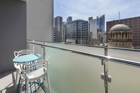 Wyndham Hotel Melbourne - Sunshine Coast Tourism 7