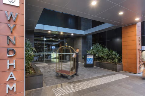 Wyndham Hotel Melbourne - Sunshine Coast Tourism 1