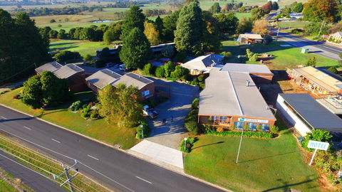 Mountain Creek Motel Bar & Restaurant - Sunshine Coast Tourism 21