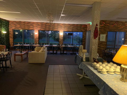 Mountain Creek Motel Bar & Restaurant - Sunshine Coast Tourism 12