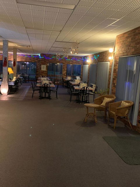 Mountain Creek Motel Bar & Restaurant - Sunshine Coast Tourism 15