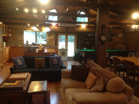 Mud Hollow Barn - Holiday Sunshine Coast 10