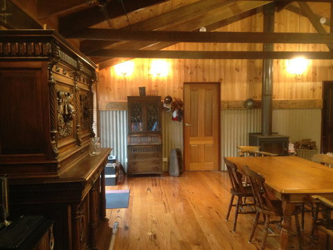 Mud Hollow Barn - Holiday Sunshine Coast 9