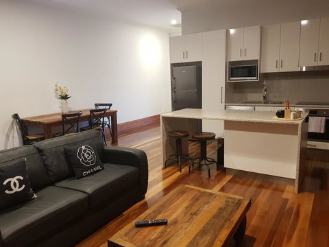 Sublime Spa Apartments - Holiday Sunshine Coast 5