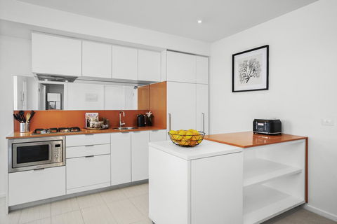 Complete Host Tiara Apartments - Sunshine Coast Tourism 14