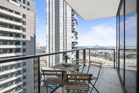 Complete Host Tiara Apartments - Sunshine Coast Tourism 11