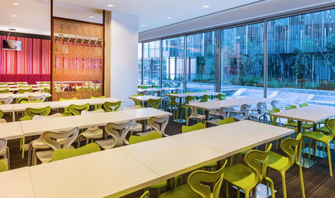 Travelodge Hotel Melbourne Docklands - Sunshine Coast Tourism 16