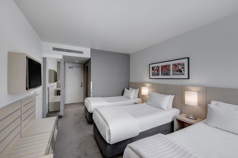 Travelodge Hotel Melbourne Docklands - Sunshine Coast Tourism 3