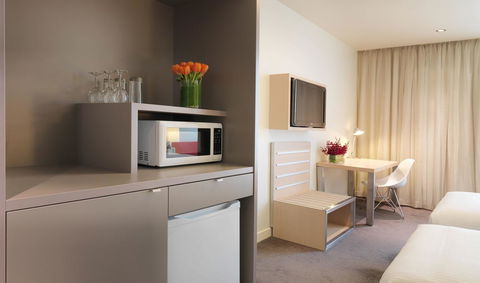 Travelodge Hotel Melbourne Docklands - Sunshine Coast Tourism 13