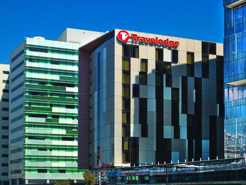 Travelodge Hotel Melbourne Docklands - Sunshine Coast Tourism 4