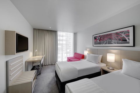 Travelodge Hotel Melbourne Docklands - Sunshine Coast Tourism 2