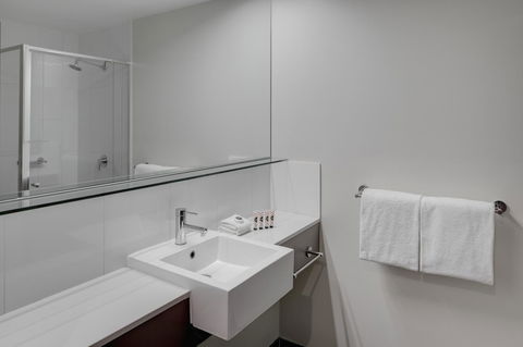 Travelodge Hotel Melbourne Docklands - Sunshine Coast Tourism 14