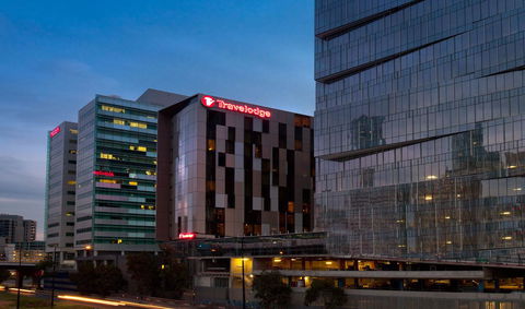 Travelodge Hotel Melbourne Docklands - Sunshine Coast Tourism 23