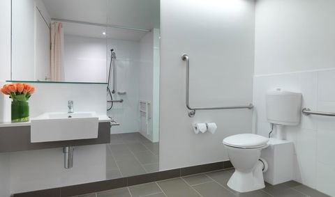 Travelodge Hotel Melbourne Docklands - Sunshine Coast Tourism 19