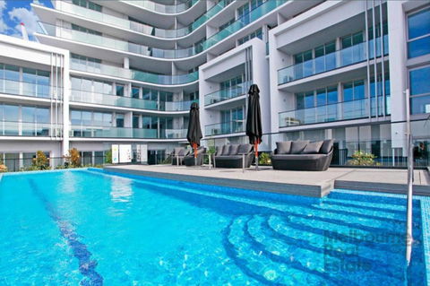 Doncaster Private Collection 2 Bed Townhouse@Pearl - Holiday Sunshine Coast 16