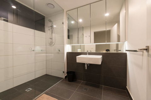 Doncaster Private Collection 2 Bed Townhouse@Pearl - Holiday Sunshine Coast 9