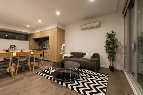 Doncaster Private Collection 2 Bed Townhouse@Pearl - Holiday Sunshine Coast 3