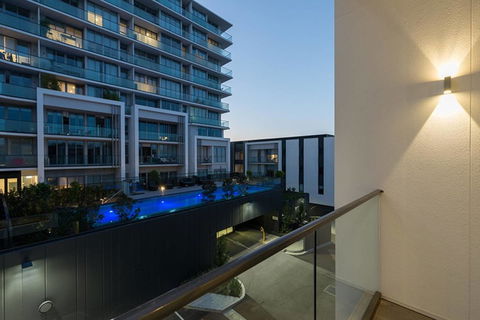 Doncaster Private Collection 2 Bed Townhouse@Pearl - Holiday Sunshine Coast 10