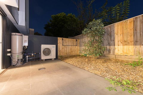 Doncaster Private Collection 2 Bed Townhouse@Pearl - Holiday Sunshine Coast 12