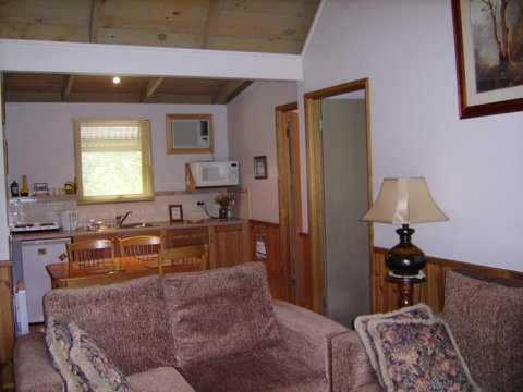 Shady Brook Cottages - Sunshine Coast Tourism 22