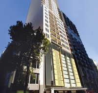 Oaks On Lonsdale - Sunshine Coast Tourism