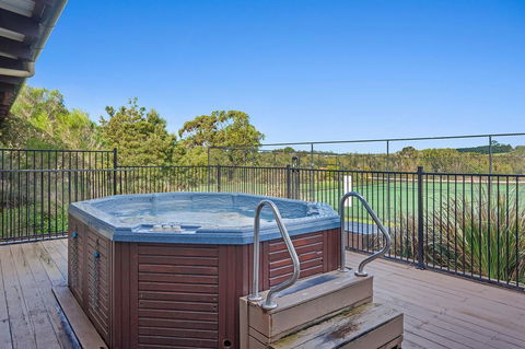 Rural 5 Star Villa\'s With Resort Amenities - Sunshine Coast Tourism 12