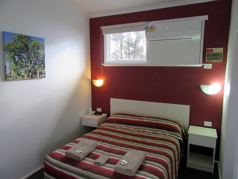 The Highlander Motel - 24HR Check In - Holiday Sunshine Coast 10