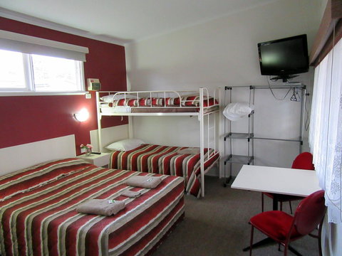 The Highlander Motel - 24HR Check In - Holiday Sunshine Coast 17