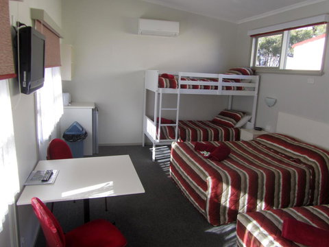 The Highlander Motel - 24HR Check In - Holiday Sunshine Coast 22