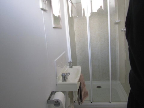 The Highlander Motel - 24HR Check In - Holiday Sunshine Coast 28